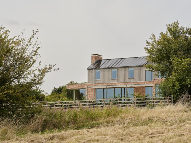 ASTON BUCKINGHAMSHIRE, HP22 - SHOOTFACTORY - OTHER UK HOUSES