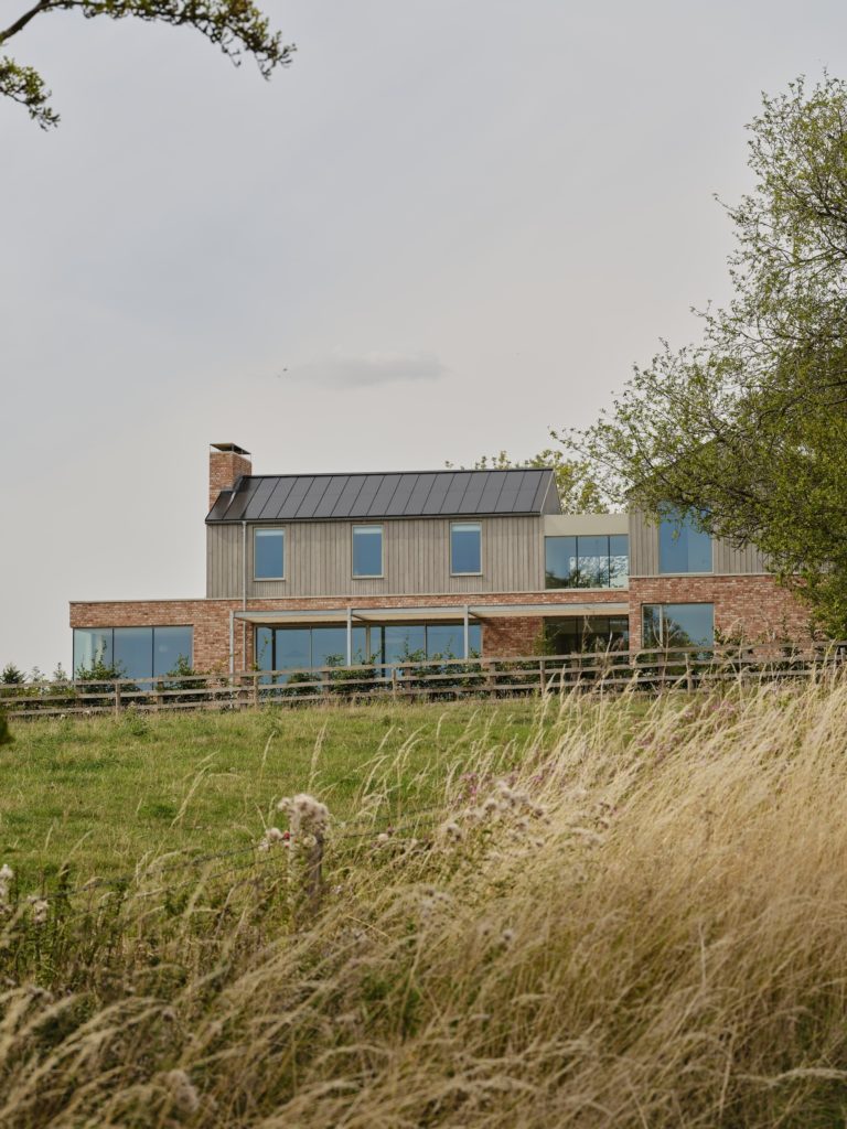 ASTON BUCKINGHAMSHIRE, HP22 - SHOOTFACTORY - OTHER UK HOUSES