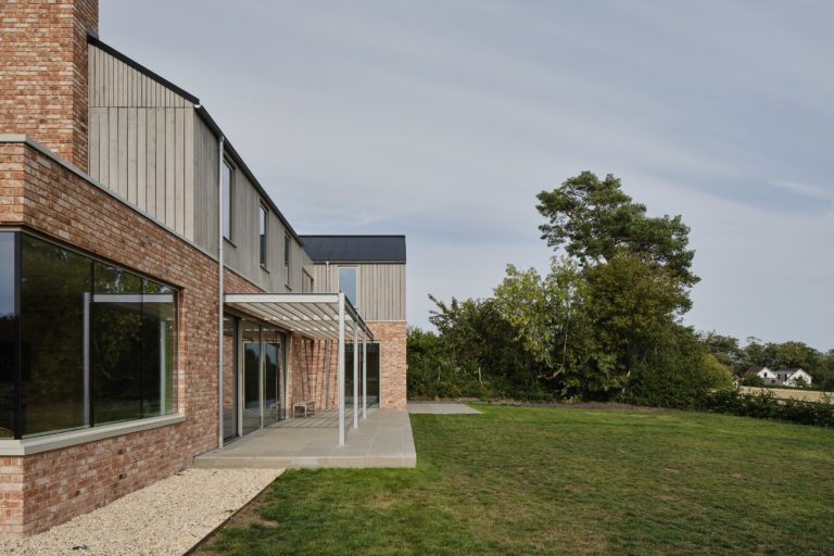 ASTON BUCKINGHAMSHIRE, HP22 - SHOOTFACTORY - OTHER UK HOUSES