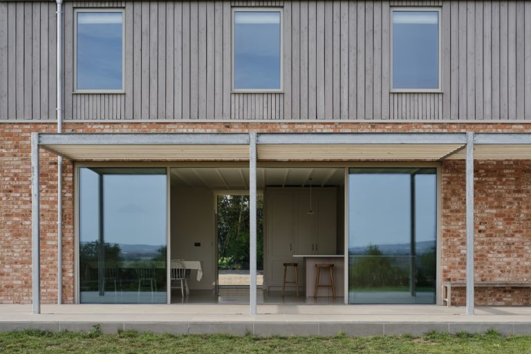 ASTON BUCKINGHAMSHIRE, HP22 - SHOOTFACTORY - OTHER UK HOUSES