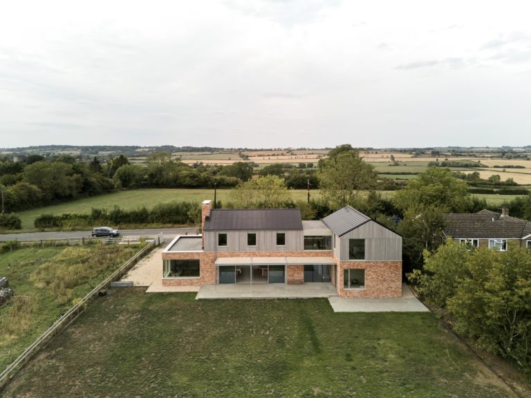 ASTON BUCKINGHAMSHIRE, HP22 - SHOOTFACTORY - OTHER UK HOUSES