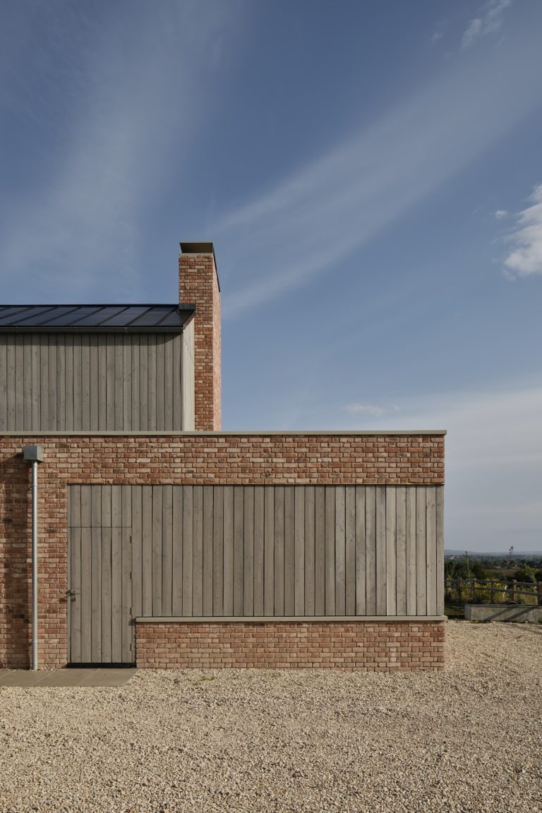 ASTON BUCKINGHAMSHIRE, HP22 - SHOOTFACTORY - OTHER UK HOUSES