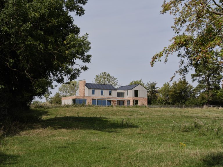 ASTON BUCKINGHAMSHIRE, HP22 - SHOOTFACTORY - OTHER UK HOUSES