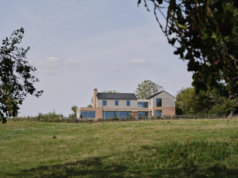 ASTON BUCKINGHAMSHIRE, HP22 - SHOOTFACTORY - OTHER UK HOUSES