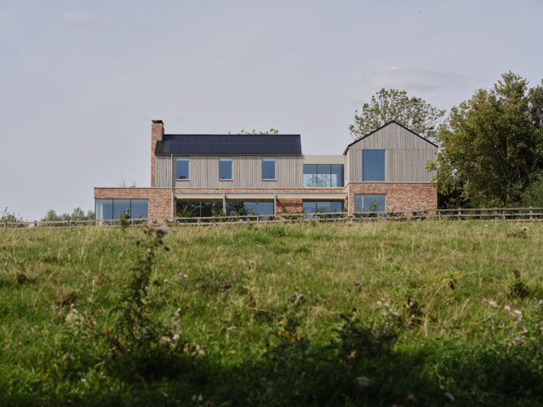 ASTON BUCKINGHAMSHIRE, HP22 - SHOOTFACTORY - OTHER UK HOUSES