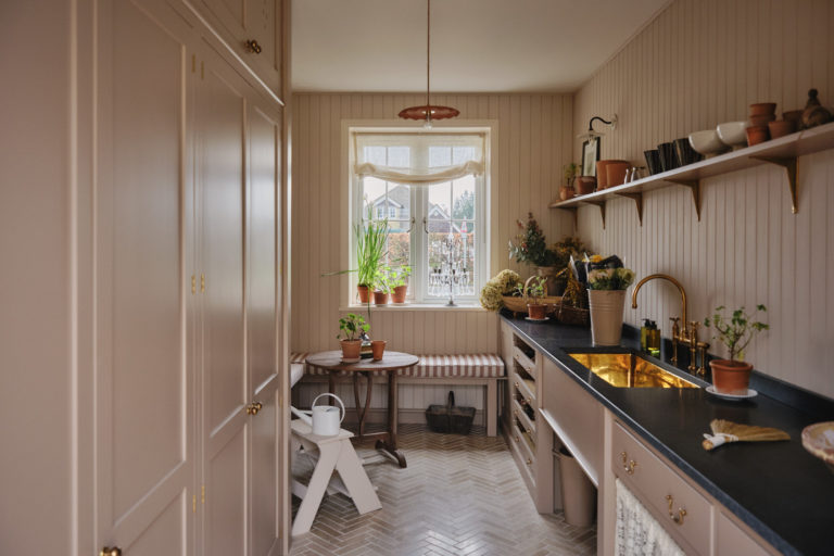 AURORA KENT, ME15 - SHOOTFACTORY - OTHER UK HOUSES