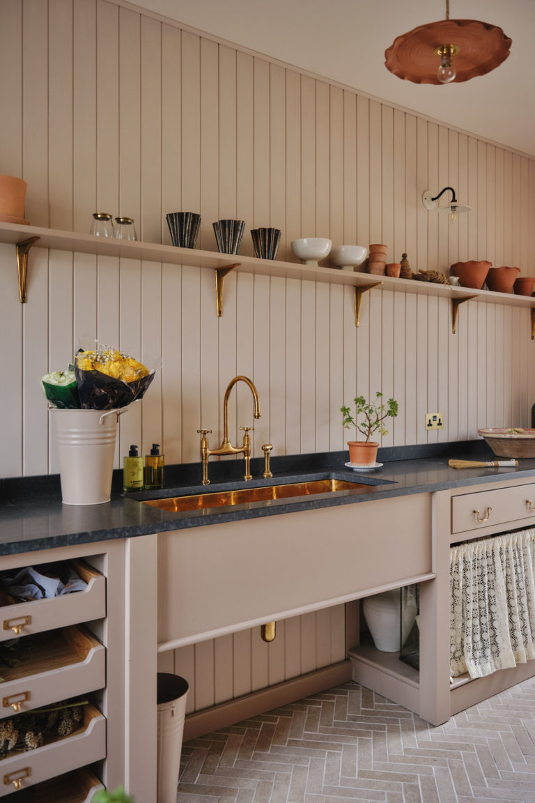 AURORA KENT, ME15 - SHOOTFACTORY - OTHER UK HOUSES
