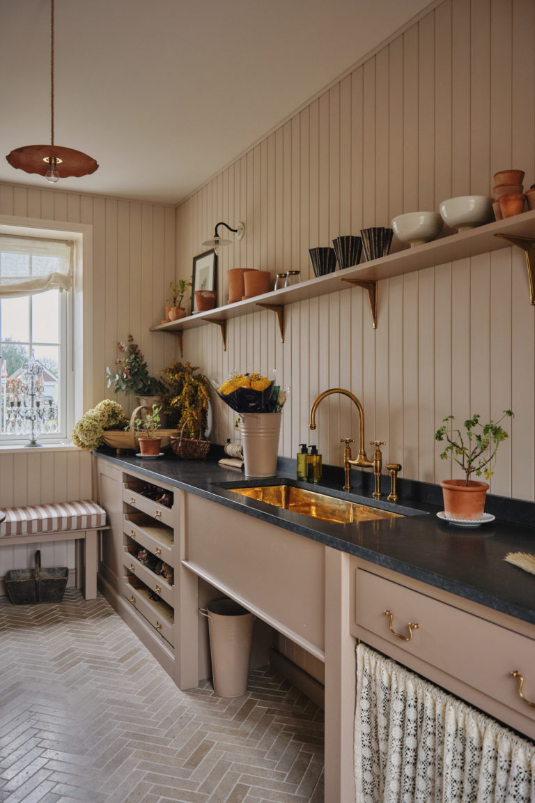AURORA KENT, ME15 - SHOOTFACTORY - OTHER UK HOUSES
