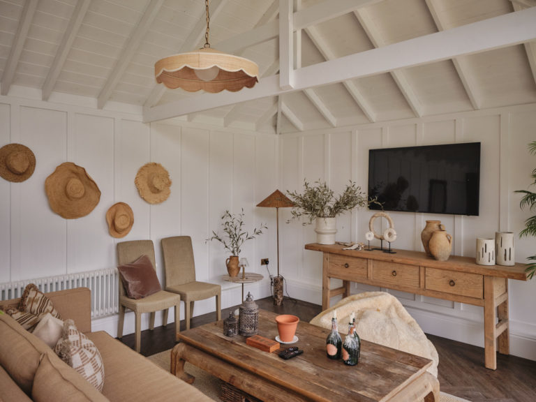 AURORA KENT, ME15 - SHOOTFACTORY - OTHER UK HOUSES