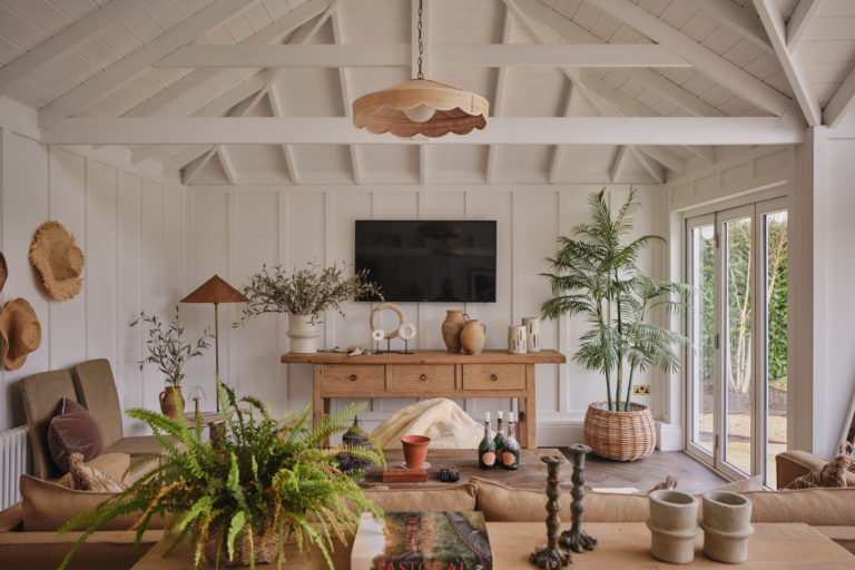 AURORA KENT, ME15 - SHOOTFACTORY - OTHER UK HOUSES