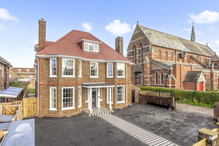 HARDING HOVE, BN3 - SHOOTFACTORY - OTHER UK HOUSES