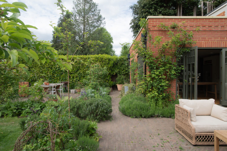 ARTS AND CRAFTS SURREY, KT24 - SHOOTFACTORY - OTHER UK HOUSES