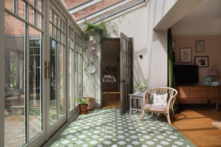 ARTS AND CRAFTS SURREY, KT24 - SHOOTFACTORY - OTHER UK HOUSES