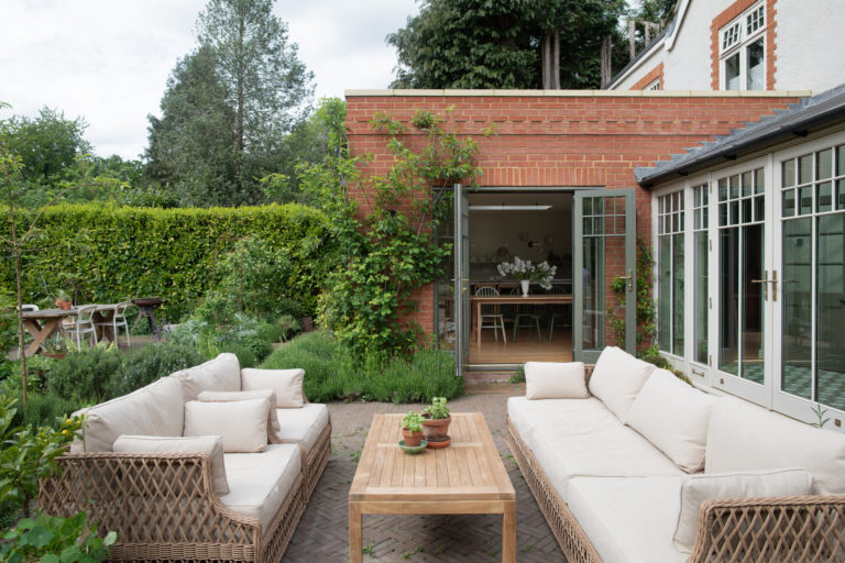 ARTS AND CRAFTS SURREY, KT24 - SHOOTFACTORY - OTHER UK HOUSES