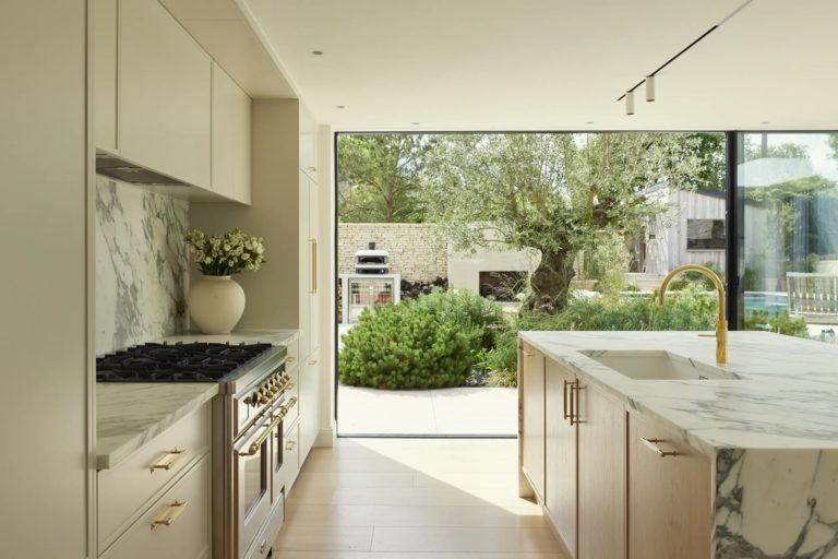 COMBE HOUSE CHIPPENHAM, SN14 - SHOOTFACTORY - OTHER UK HOUSES - 0