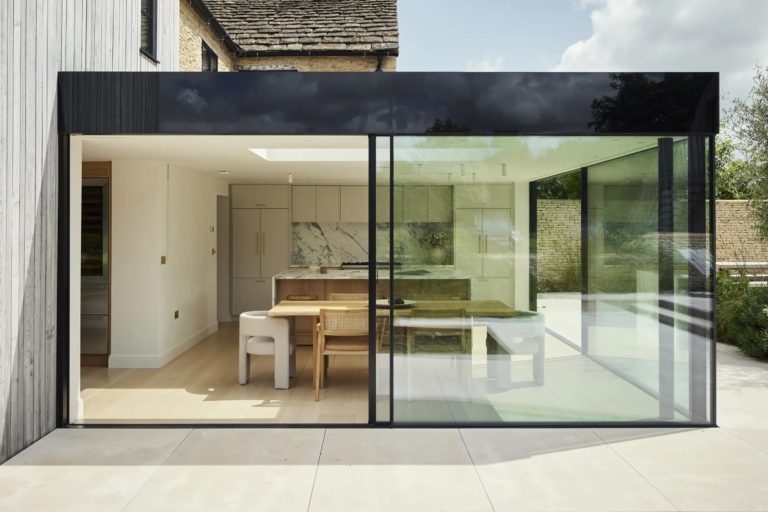 COMBE HOUSE CHIPPENHAM, SN14 - SHOOTFACTORY - OTHER UK HOUSES - 0