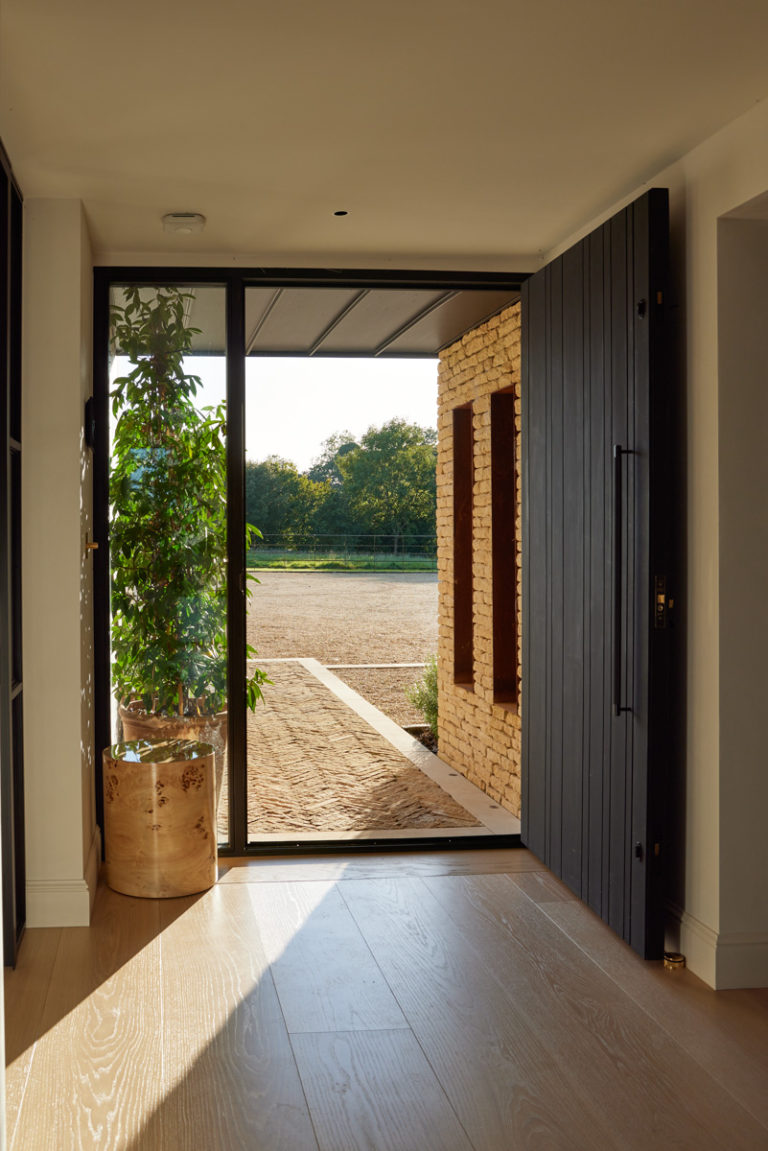 COMBE HOUSE CHIPPENHAM, SN14 - SHOOTFACTORY - OTHER UK HOUSES - 0