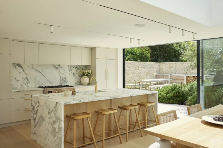 COMBE HOUSE CHIPPENHAM, SN14 - SHOOTFACTORY - OTHER UK HOUSES - 0