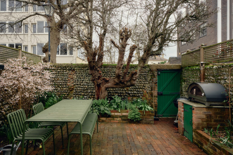 HIGHDOWN WORTHING, BN11 - SHOOTFACTORY - OTHER UK HOUSES