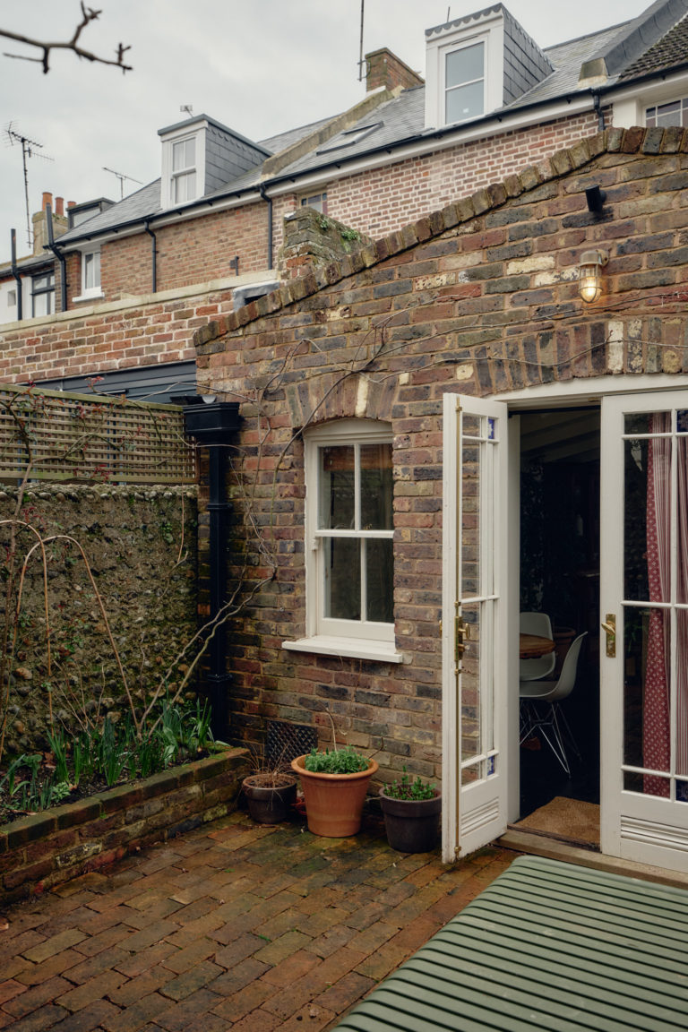HIGHDOWN WORTHING, BN11 - SHOOTFACTORY - OTHER UK HOUSES