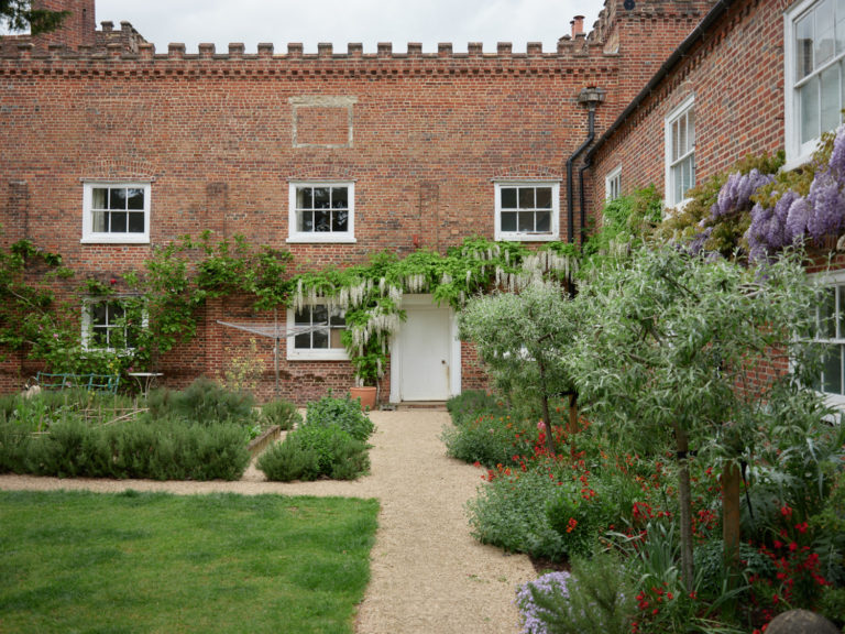 LEIGHTON HOUSE BUCKINGHAMSHIRE, LU7 - SHOOTFACTORY - OTHER UK HOUSES