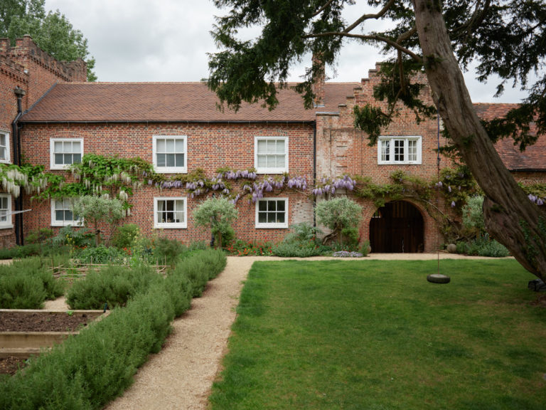 LEIGHTON HOUSE BUCKINGHAMSHIRE, LU7 - SHOOTFACTORY - OTHER UK HOUSES