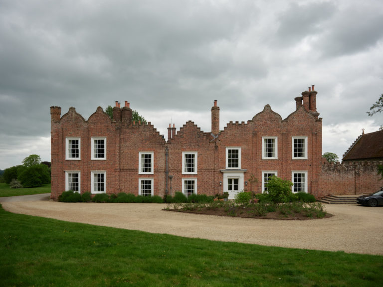 LEIGHTON HOUSE BUCKINGHAMSHIRE, LU7 - SHOOTFACTORY - OTHER UK HOUSES
