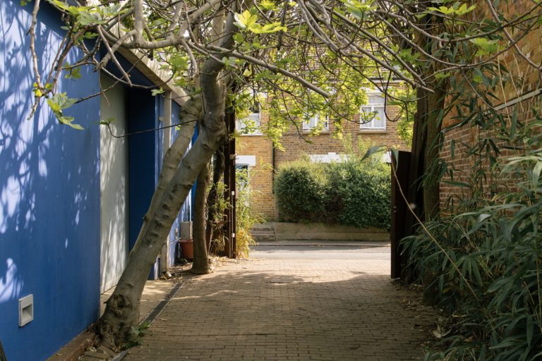 TEDDINGTON STUDIO LONDON, TW11 - SHOOTFACTORY - LONDON HOUSES