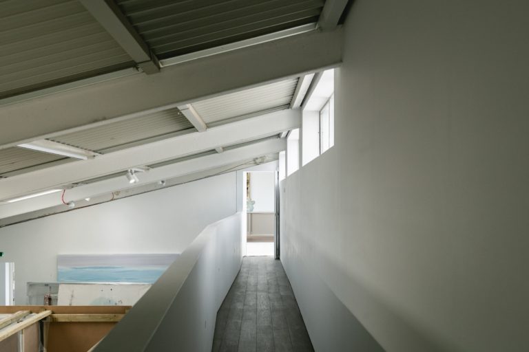 TEDDINGTON STUDIO LONDON, TW11 - SHOOTFACTORY - LONDON HOUSES