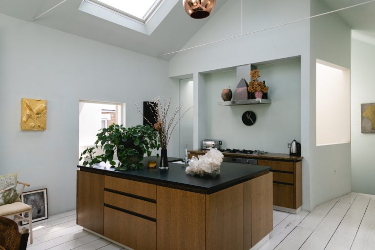 TEDDINGTON STUDIO LONDON, TW11 - SHOOTFACTORY - LONDON HOUSES