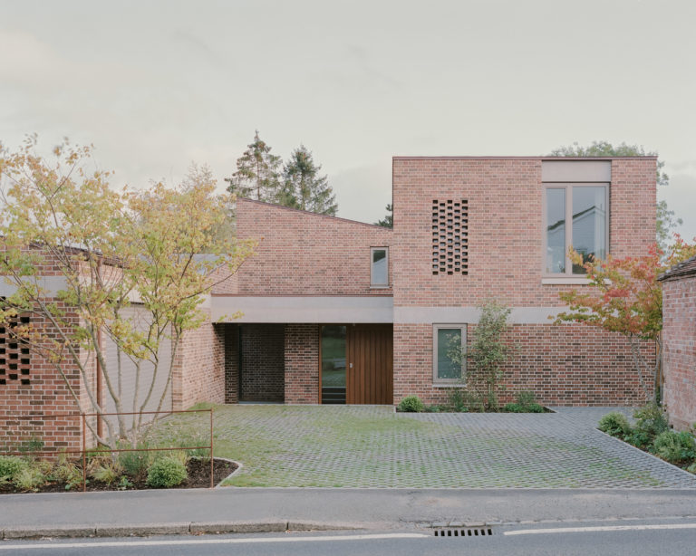 MONKTON WEST SUSSEX, RH17 - SHOOTFACTORY - OTHER UK HOUSES