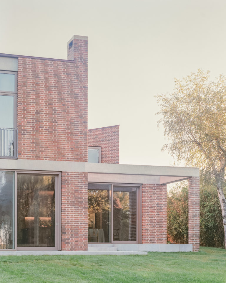 MONKTON WEST SUSSEX, RH17 - SHOOTFACTORY - OTHER UK HOUSES