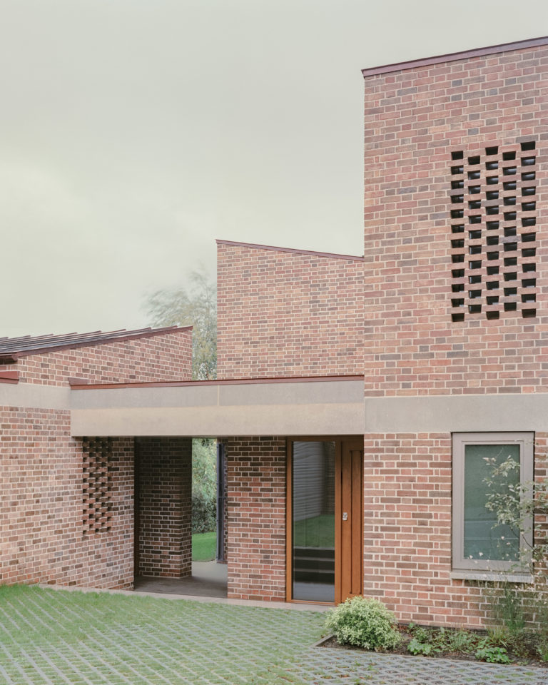 MONKTON WEST SUSSEX, RH17 - SHOOTFACTORY - OTHER UK HOUSES