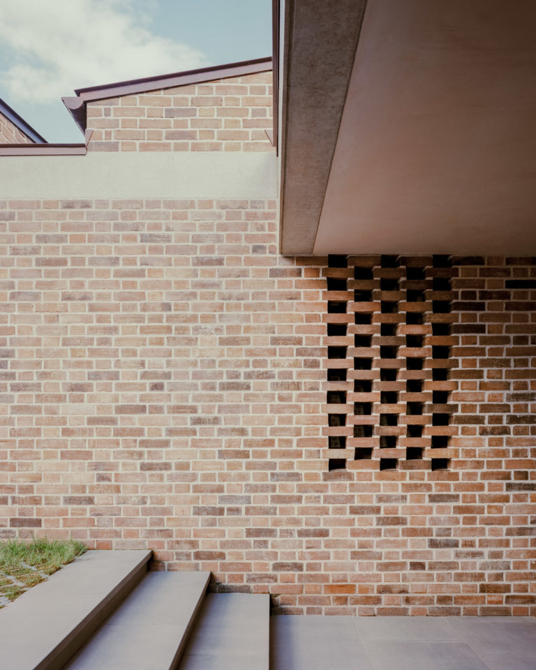 MONKTON WEST SUSSEX, RH17 - SHOOTFACTORY - OTHER UK HOUSES