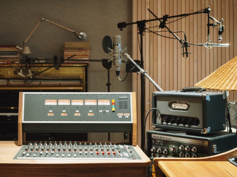 MUSIC STUDIO LONDON, SE8 - SHOOTFACTORY - QUIRKY & UNUSUAL LOCATIONS