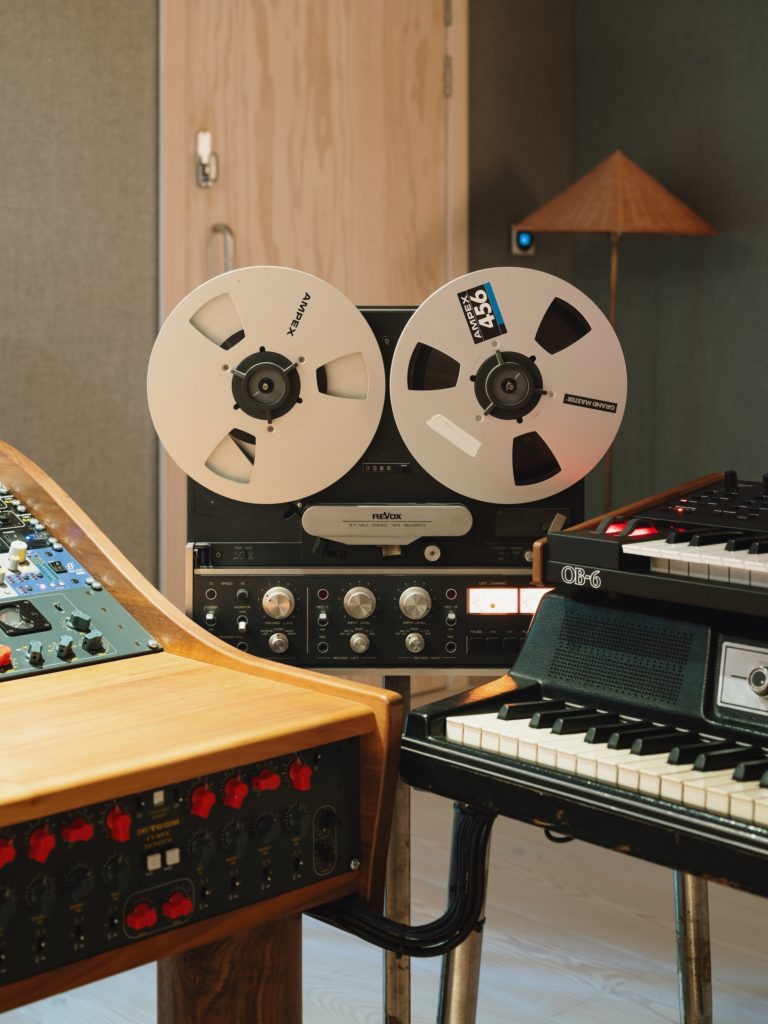MUSIC STUDIO LONDON, SE8 - SHOOTFACTORY - QUIRKY & UNUSUAL LOCATIONS