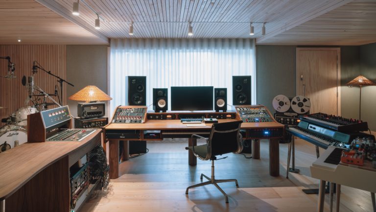MUSIC STUDIO LONDON, SE8 - SHOOTFACTORY - QUIRKY & UNUSUAL LOCATIONS