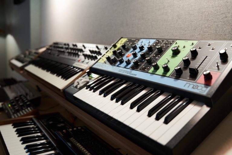 MUSIC STUDIO LONDON, SE8 - SHOOTFACTORY - QUIRKY & UNUSUAL LOCATIONS