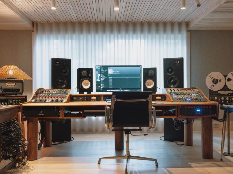MUSIC STUDIO LONDON, SE8 - SHOOTFACTORY - QUIRKY & UNUSUAL LOCATIONS