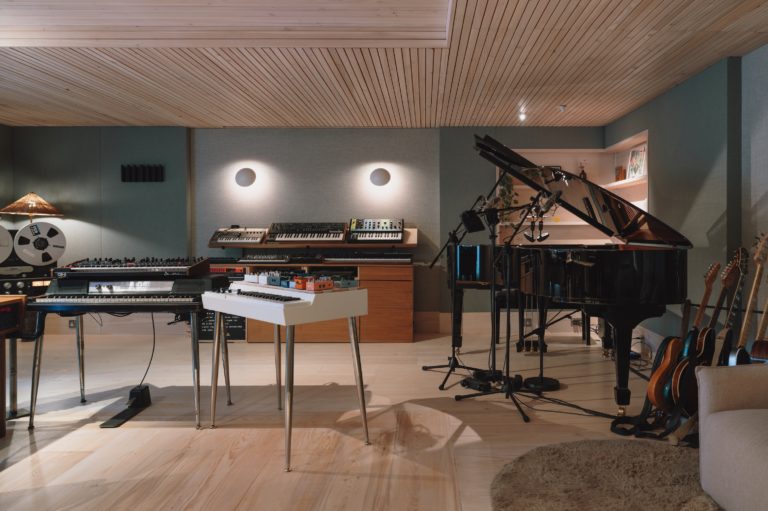 MUSIC STUDIO LONDON, SE8 - SHOOTFACTORY - QUIRKY & UNUSUAL LOCATIONS