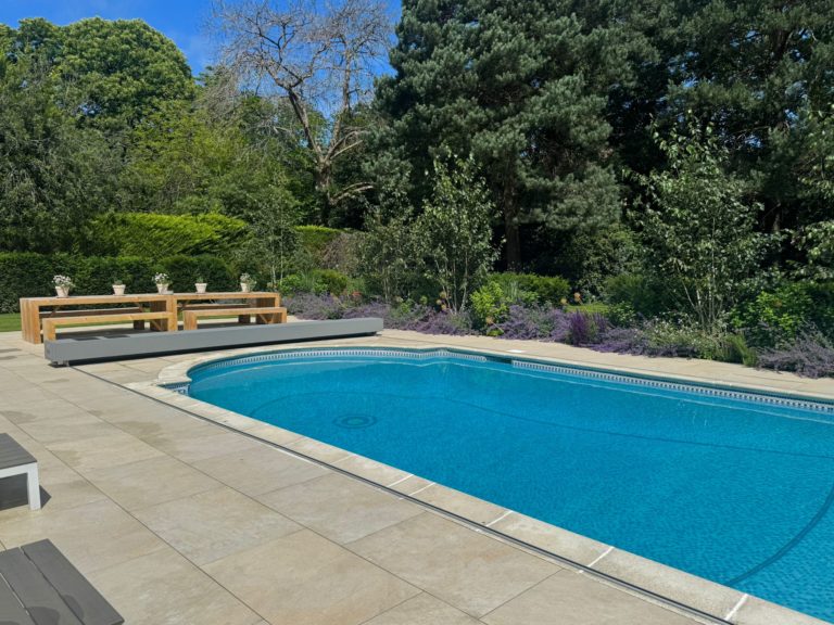 ONSLOW-WALTON-ON-THAMES-KT12-SHOOTFACTORY-OTHER-UK-HOUSES