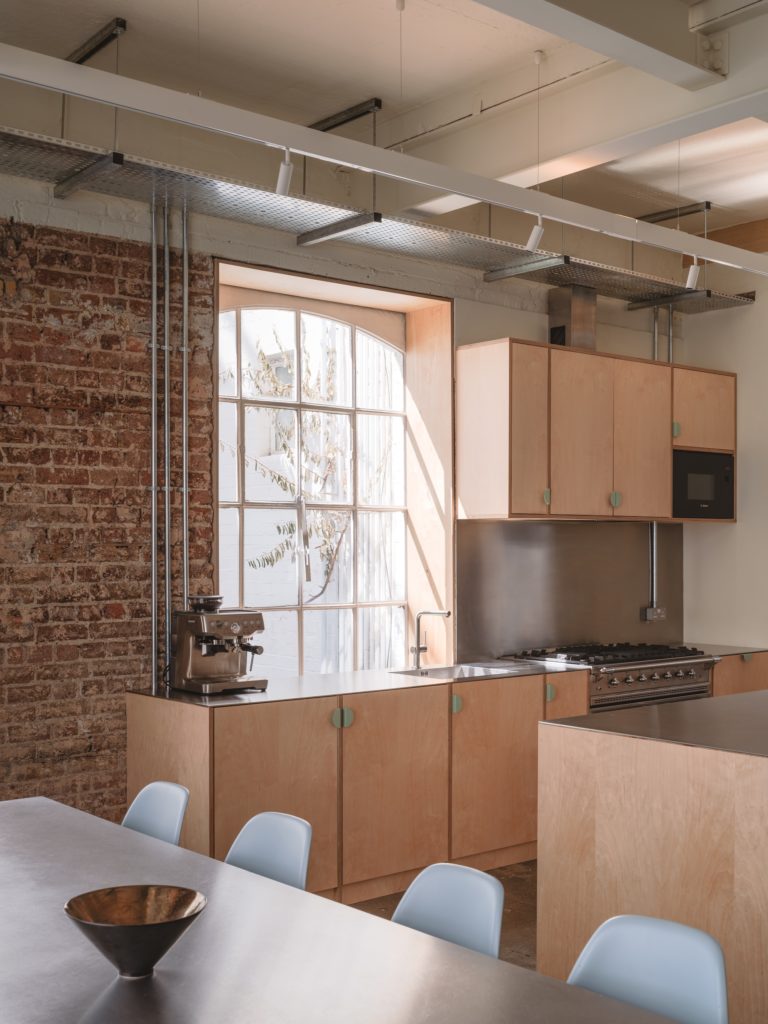 WAREHOUSE STUDIO SPACE LONDON, W12 - SHOOTFACTORY - COMMERCIAL & INDUSTRIA