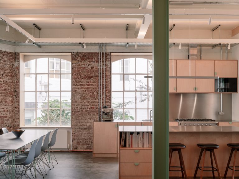 WAREHOUSE STUDIO SPACE LONDON, W12 - SHOOTFACTORY - COMMERCIAL & INDUSTRIA