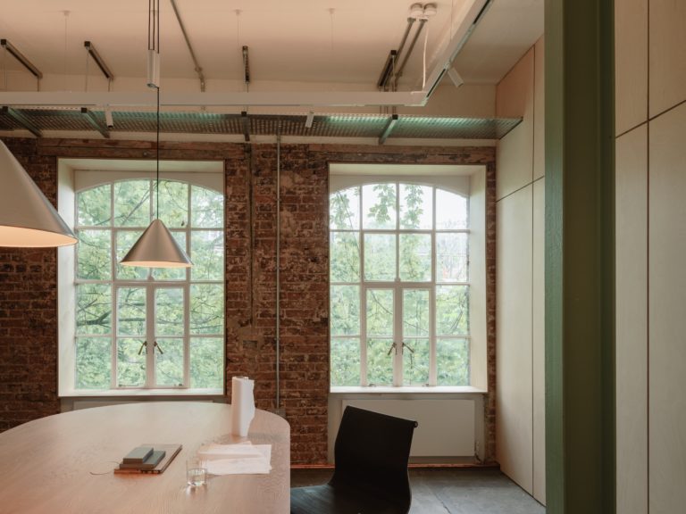WAREHOUSE STUDIO SPACE LONDON, W12 - SHOOTFACTORY - COMMERCIAL & INDUSTRIA