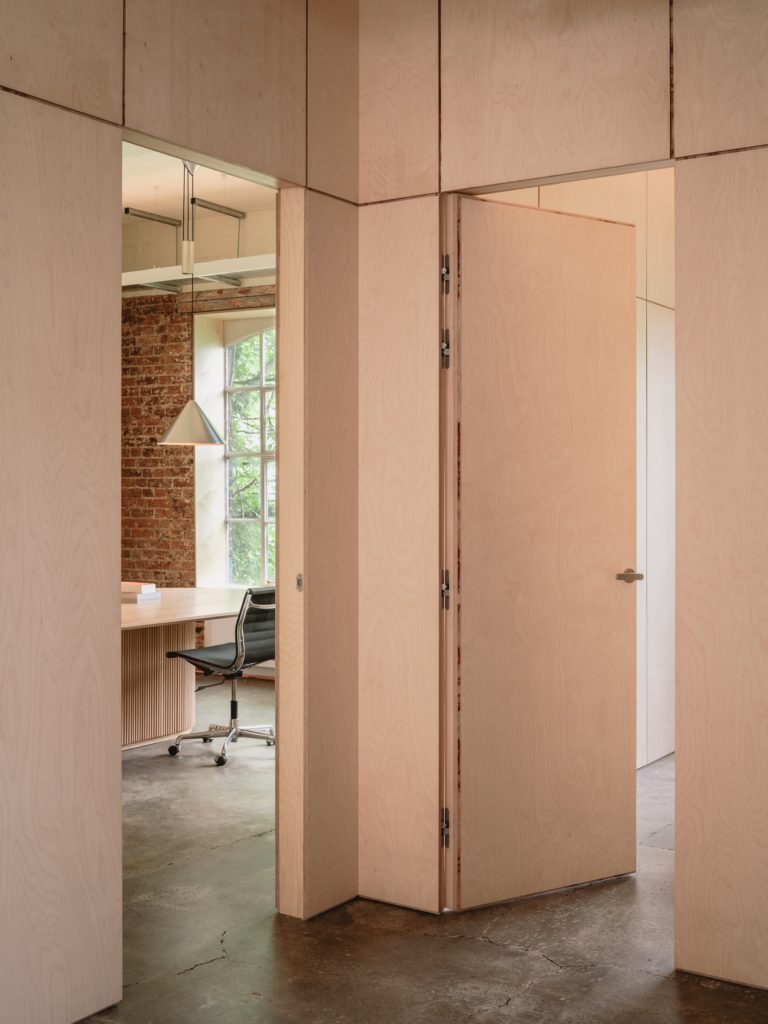 WAREHOUSE STUDIO SPACE LONDON, W12 - SHOOTFACTORY - COMMERCIAL & INDUSTRIA