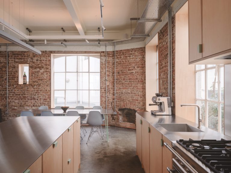 WAREHOUSE STUDIO SPACE LONDON, W12 - SHOOTFACTORY - COMMERCIAL & INDUSTRIA
