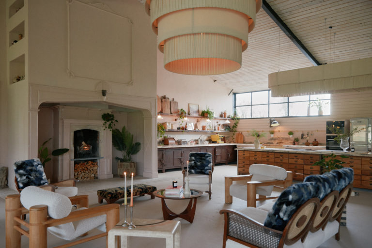 BONINGTON LOUGHBOROUGH, LE12 - SHOOTFACTORY - OTHER UK HOUSES