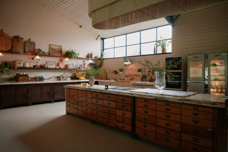 BONINGTON LOUGHBOROUGH, LE12 - SHOOTFACTORY - OTHER UK HOUSES
