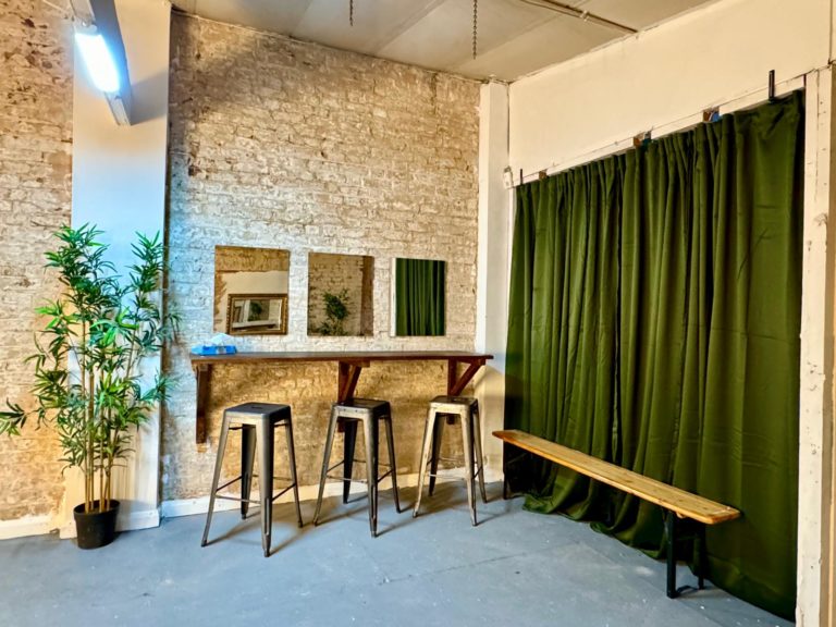 PAGES LONDON, SE1 - SHOOTFACTORY - COMMERCIAL & INDUSTRIAL