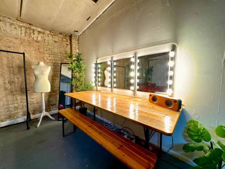 PAGES LONDON, SE1 - SHOOTFACTORY - COMMERCIAL & INDUSTRIAL